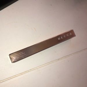 BECCA Ultimate Lip Definer / Low Maintenance